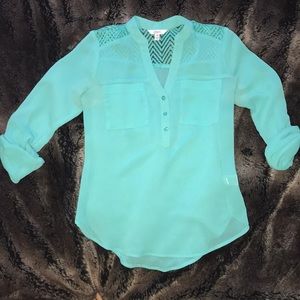 Mint green decorative back top!